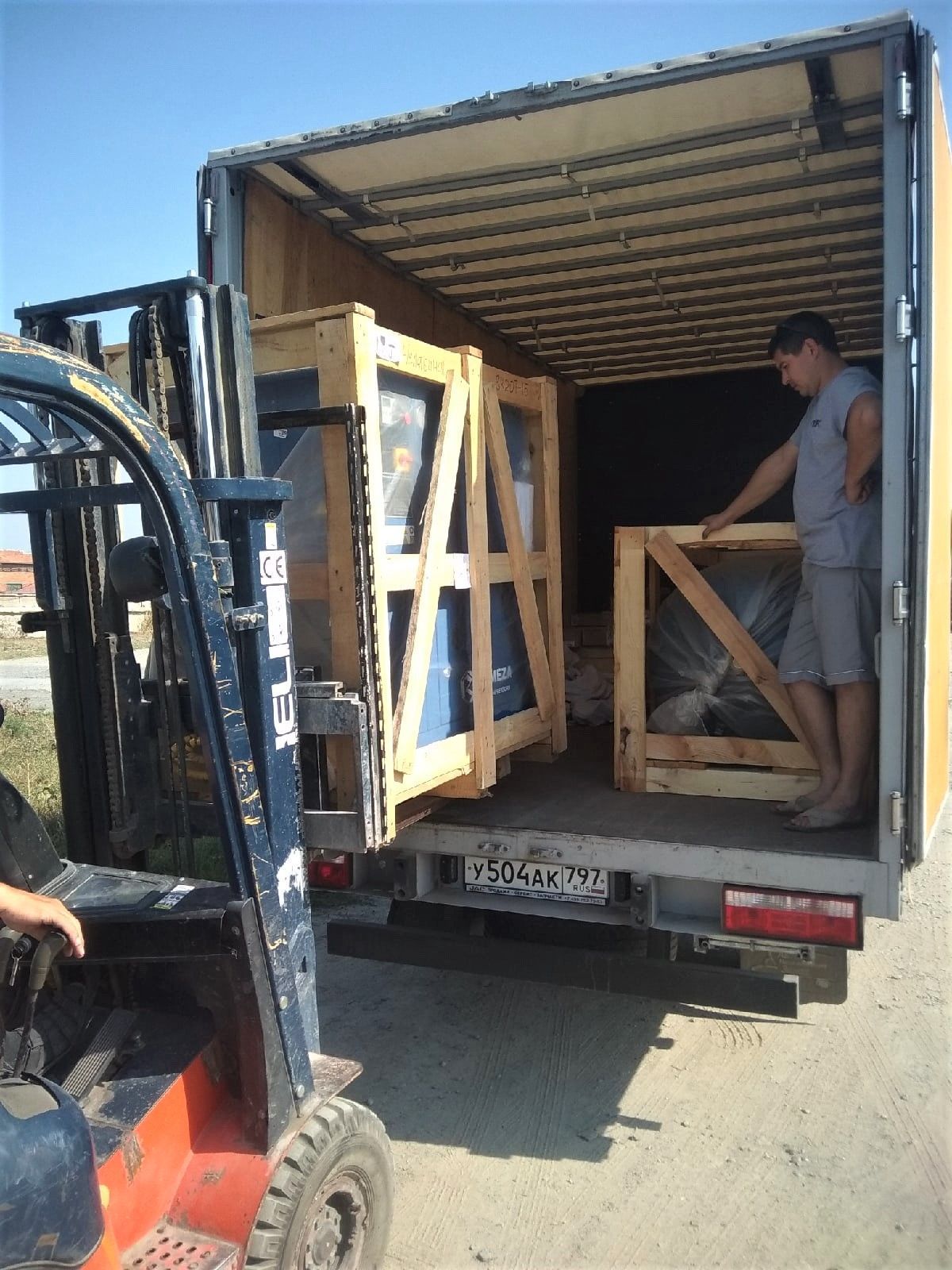 Отгрузка винтового компрессора Remeza ВК20Т-15 для завода в Челябинске